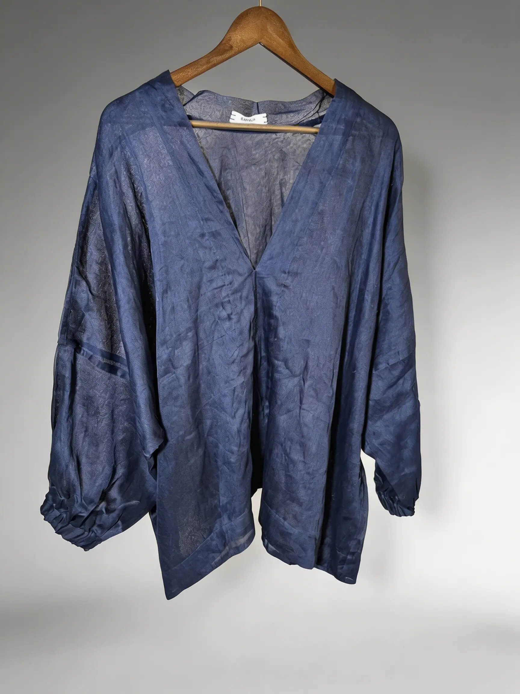 Langärmliges transparentes Hemd