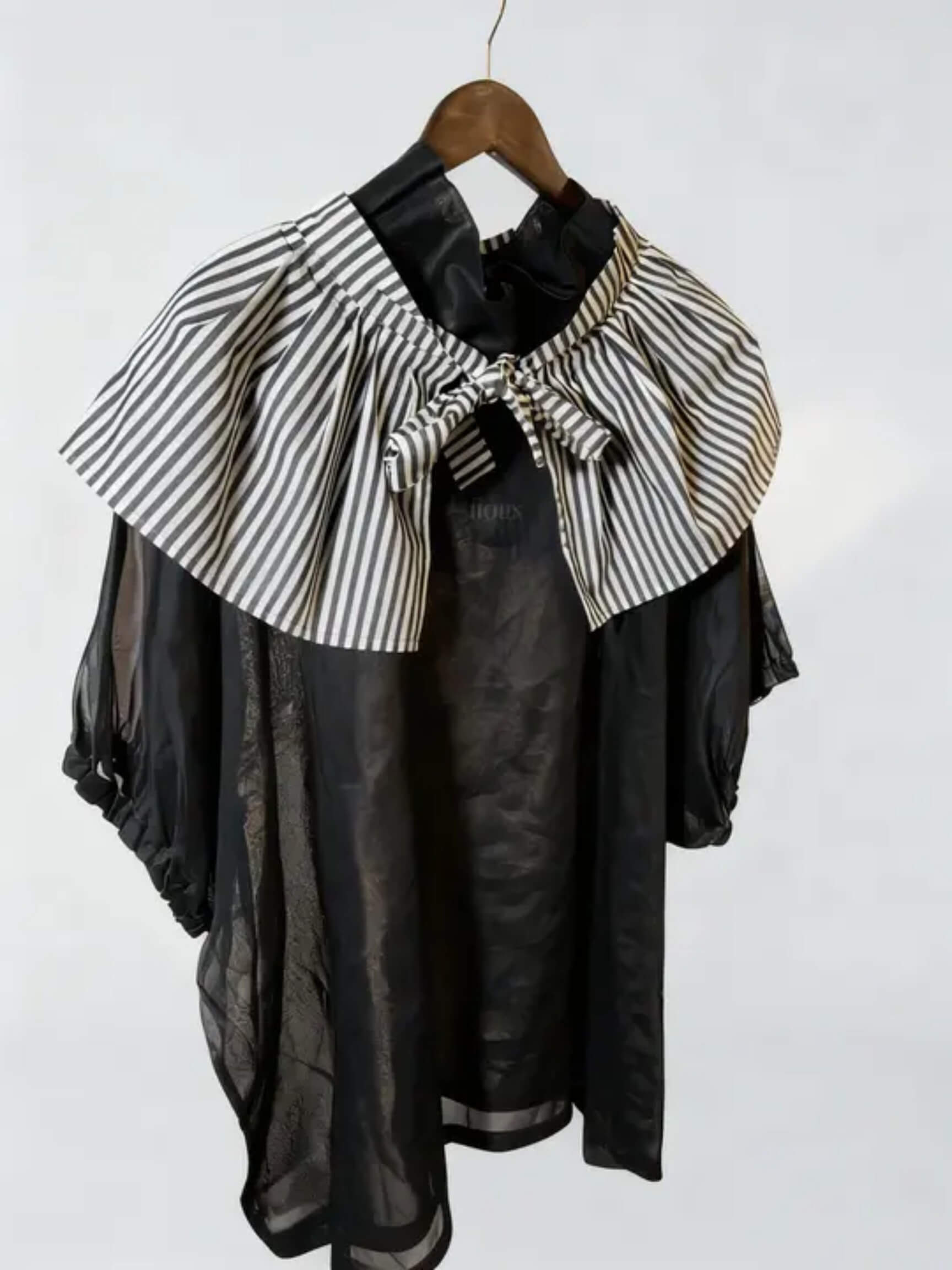 Schwarzes Transparentes Top