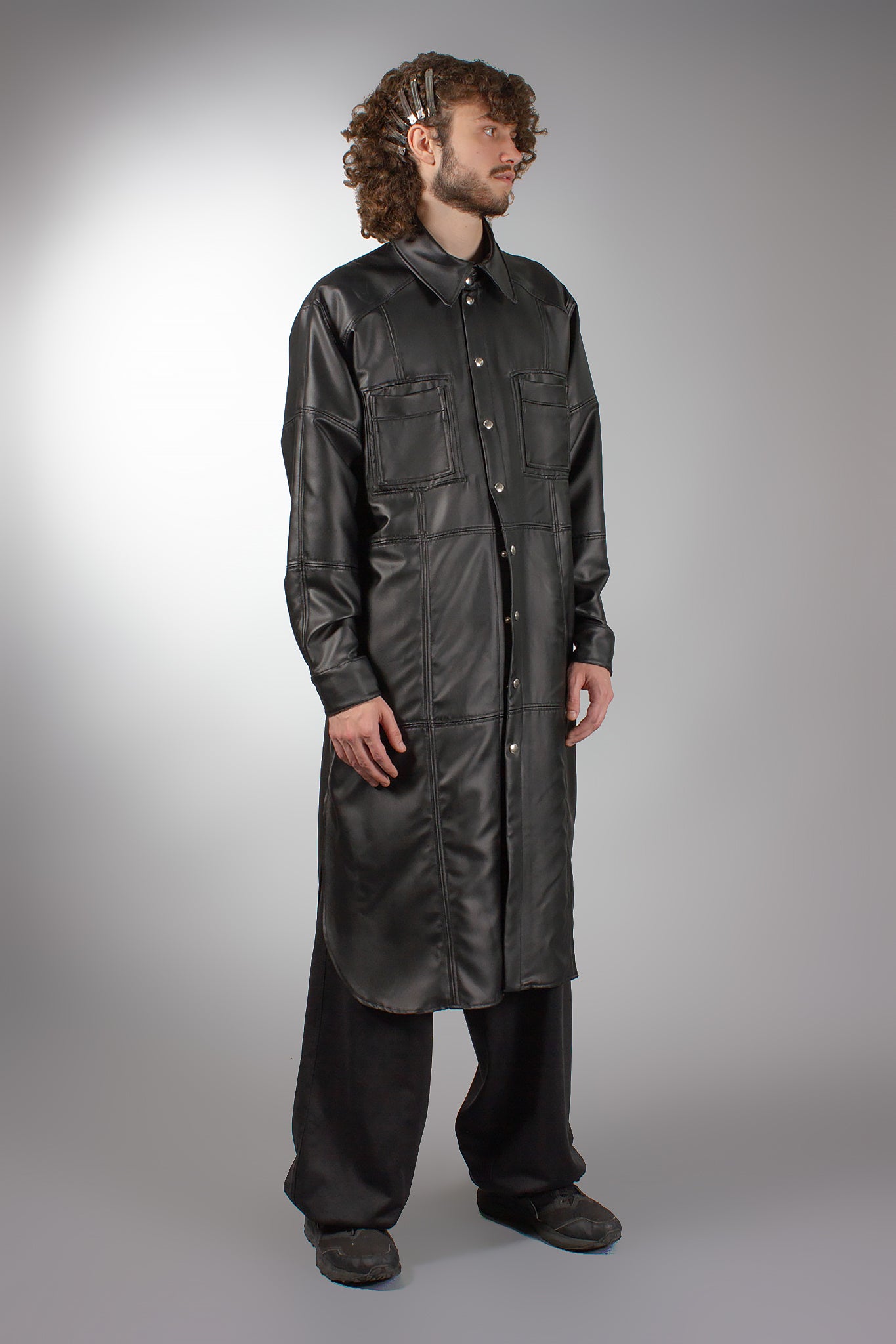 Langes Hemd aus Kunstleder