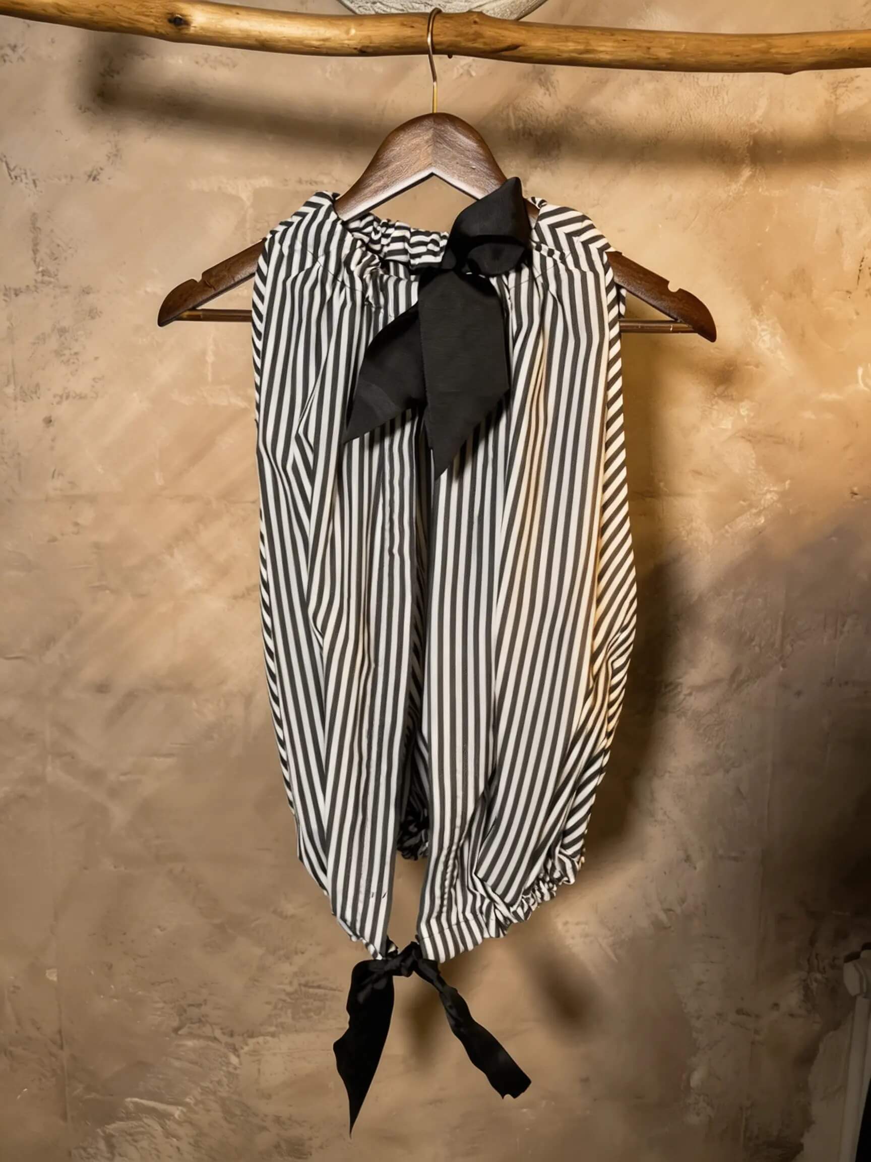 Gestreiftes Bubble Top mit Schleife