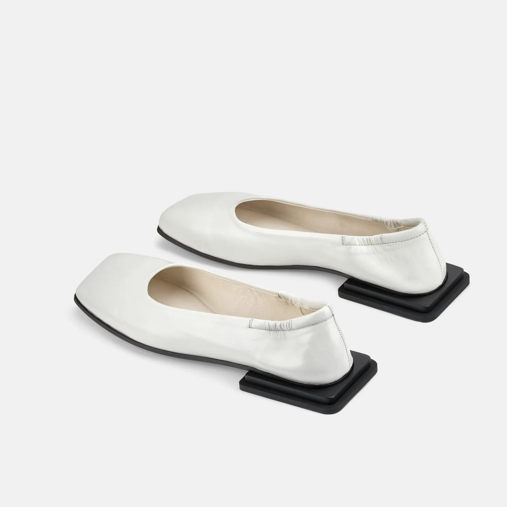 Rhea Weiß + Schwarz