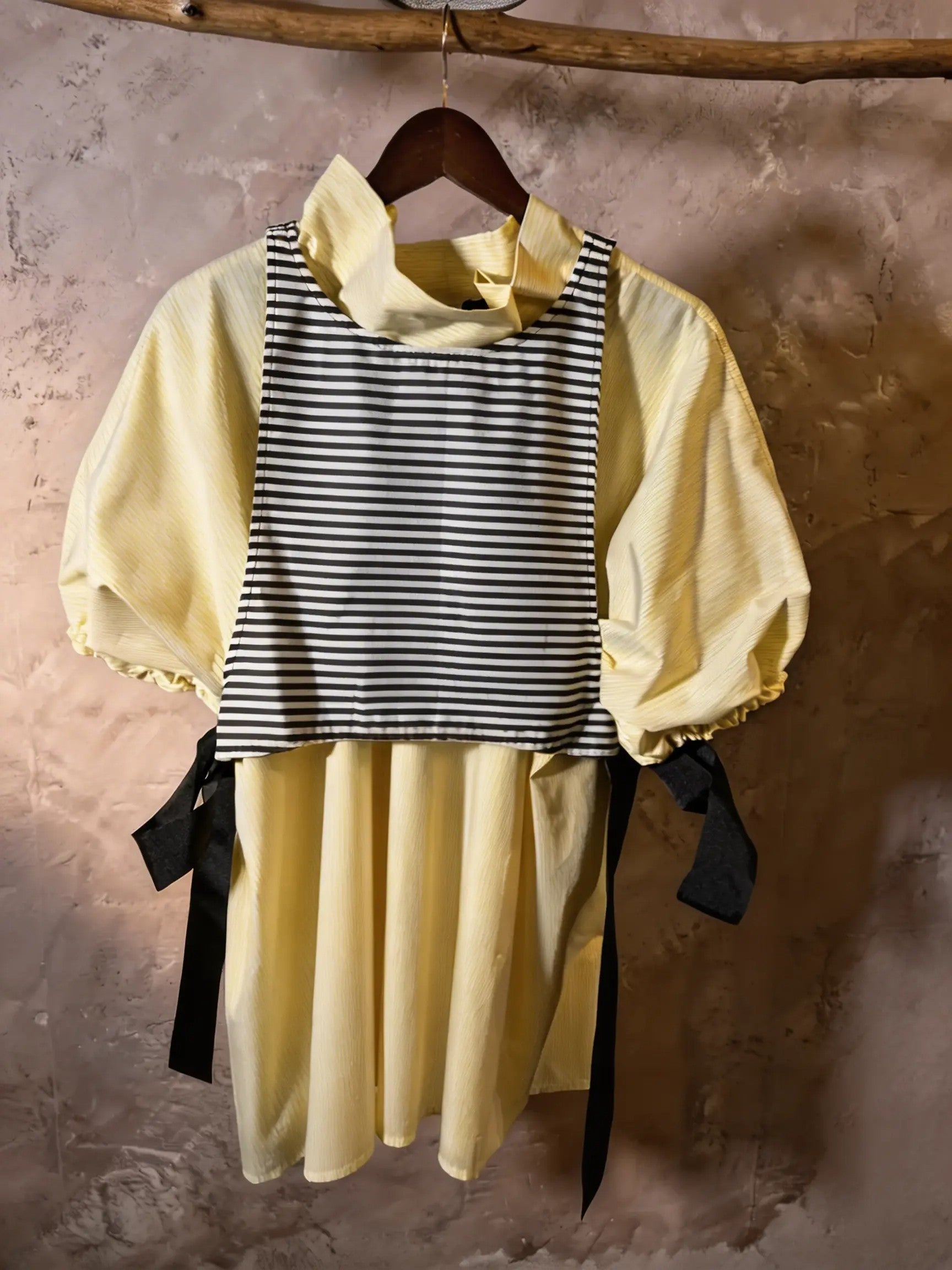 Gelbes Kurzärmliges