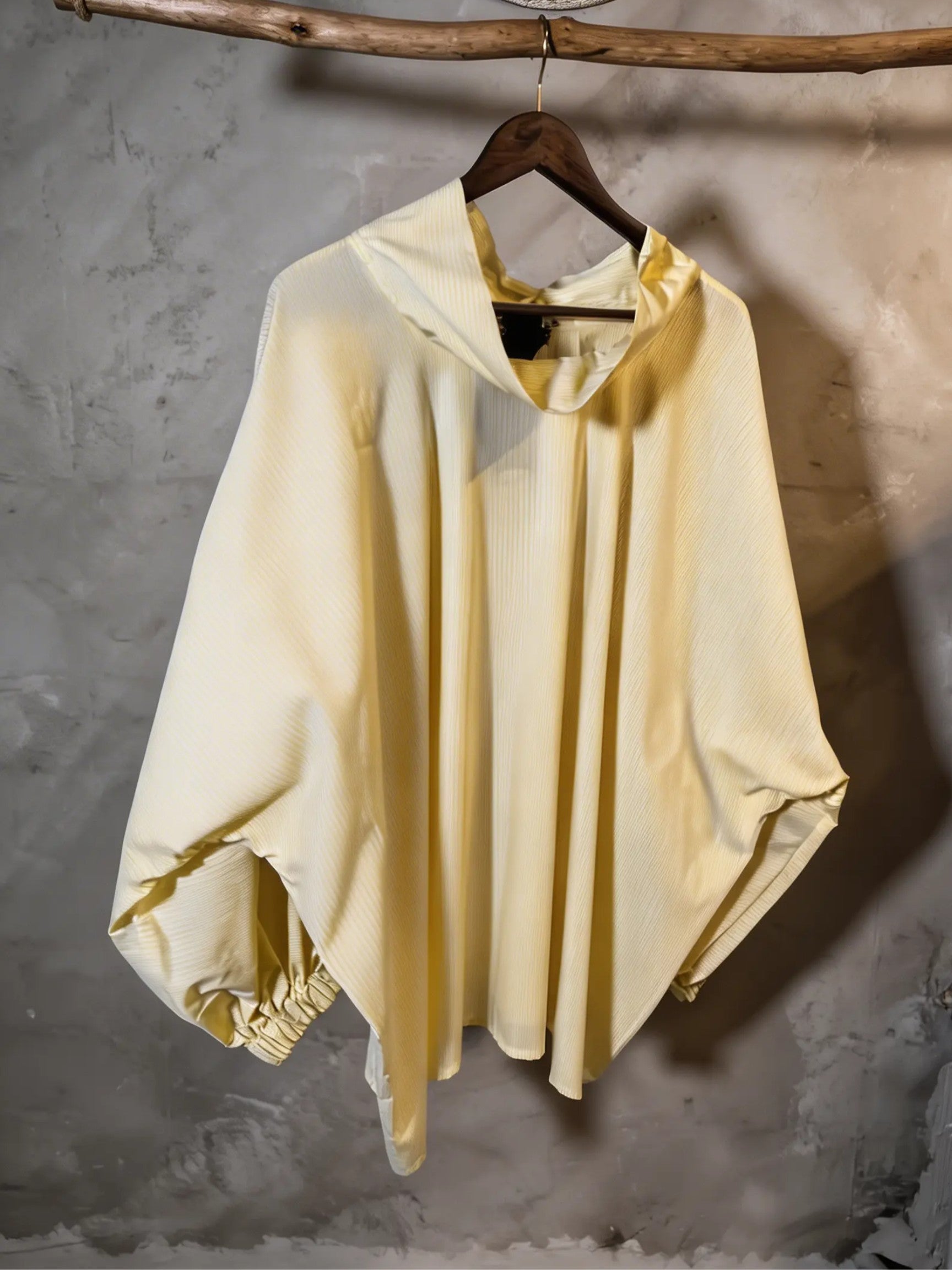 Gelbe Rollkragen Bluse