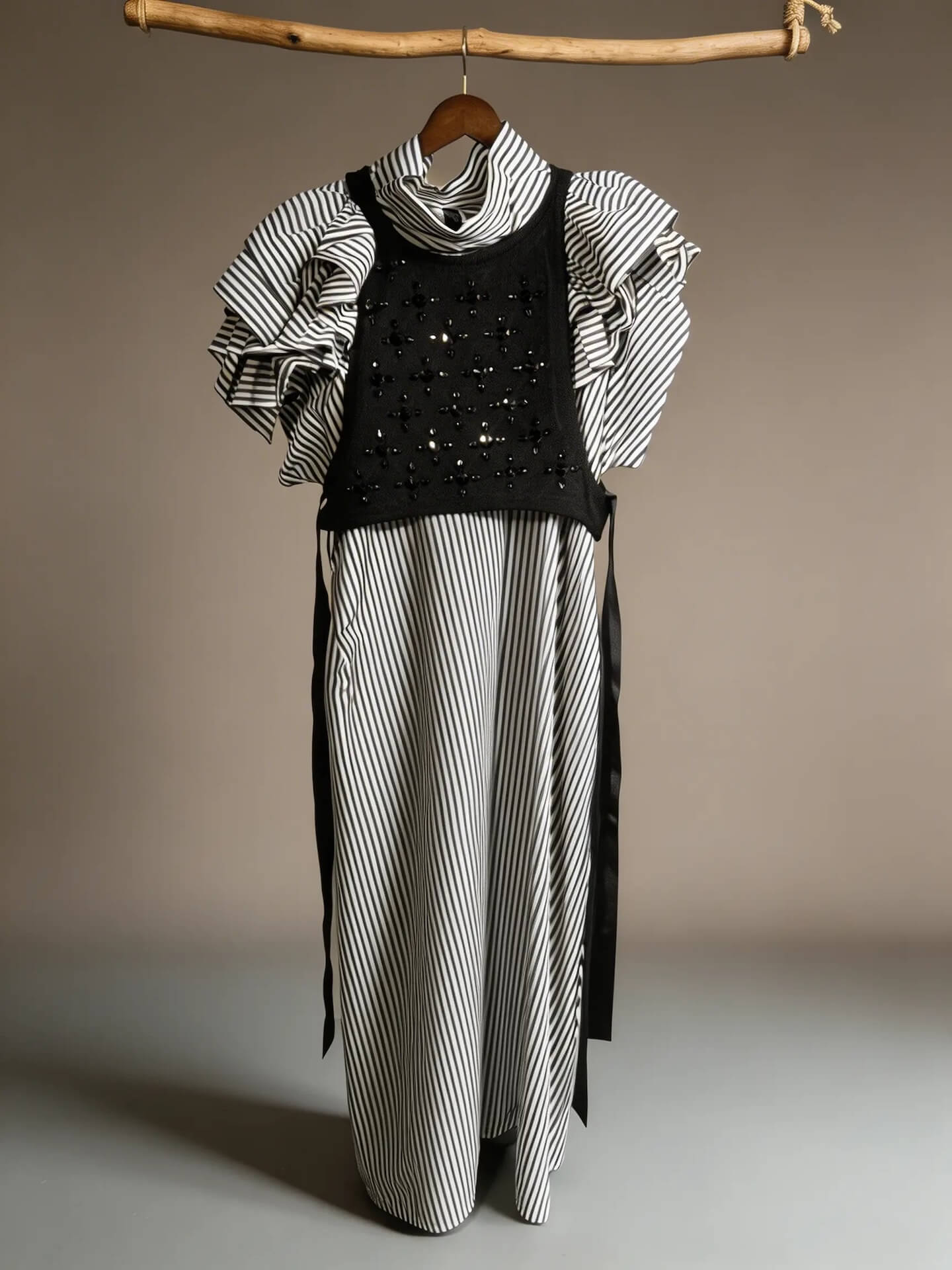 Gestreiftes Rüschenkleid