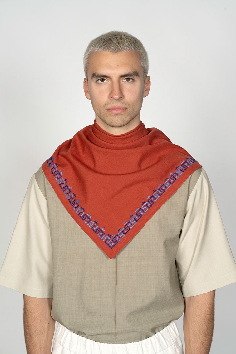 Der Schal / Ziegelrot und Blau