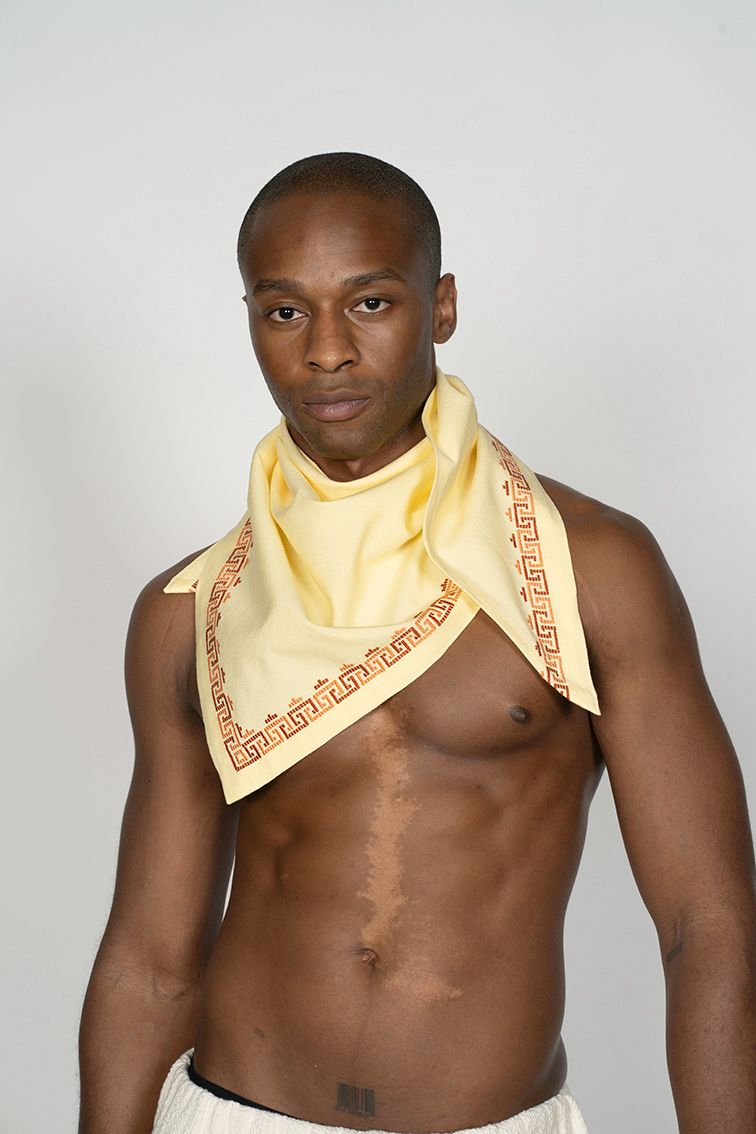 Der Schal / Staubgelb mit Orange/Ziegelrot