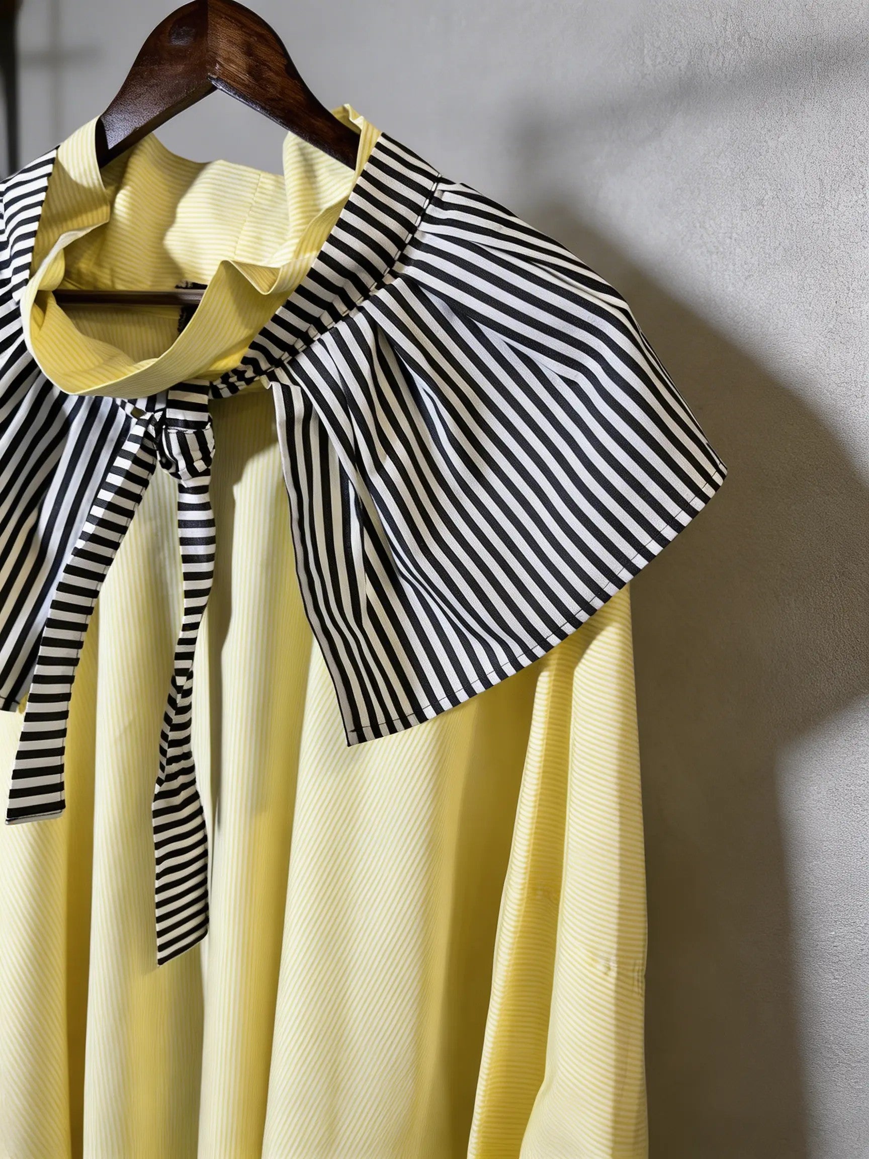 Gelbe Rollkragen Bluse