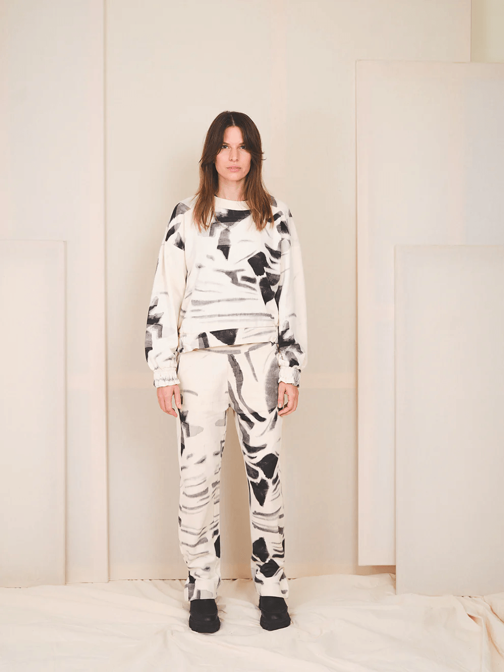RE-GARDE Sweat 001 fine art print organic cotton sweatshirt front view at NOUS Studio