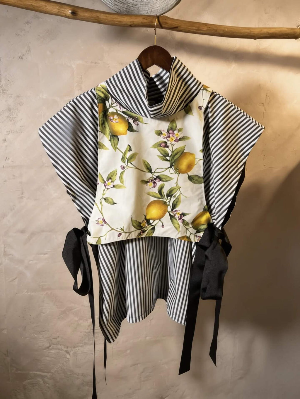 Gestreiftes Rollkragen Top