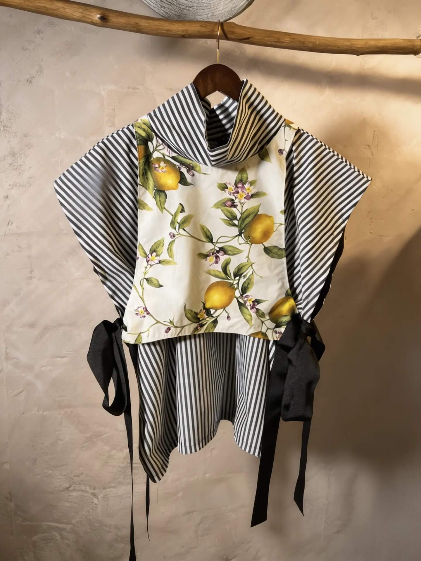 Gestreiftes Rollkragen Top