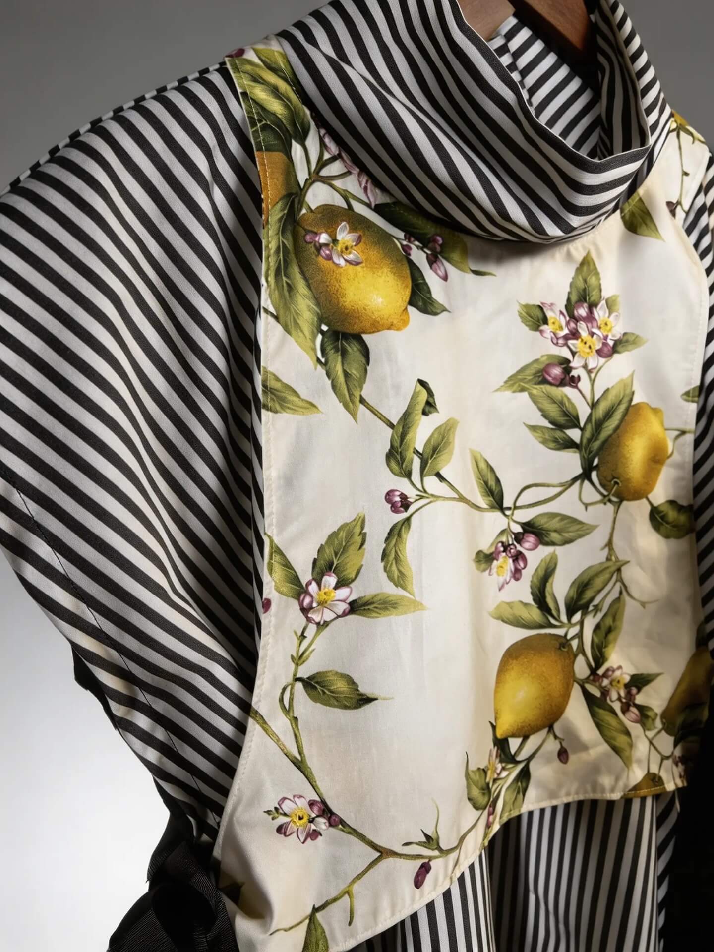 Gestreiftes Rollkragen Top